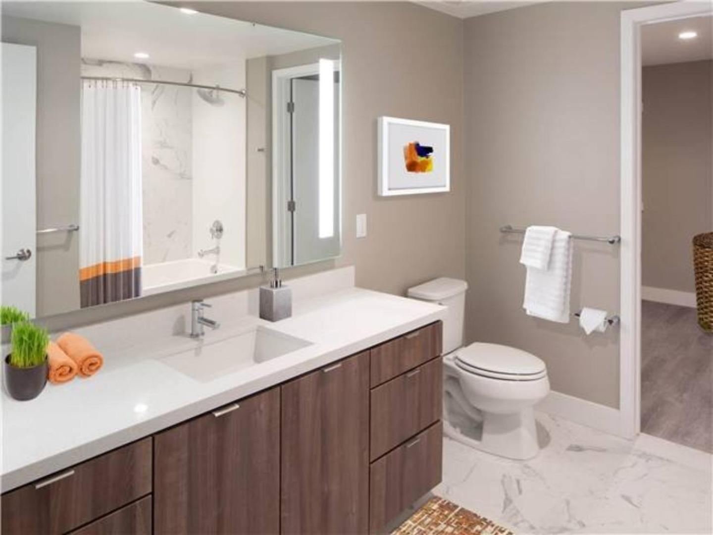 Apartment Hollywood Townhome, Amenities, 2 Free Parking Spaces! *